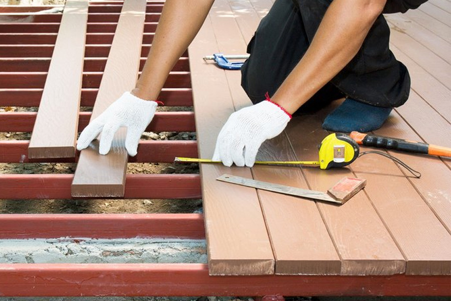 How to Choose the Right Decking Material for Your Home?